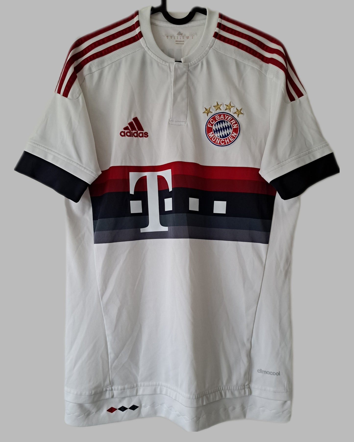 Bayern München 2015-16 Away Shirt