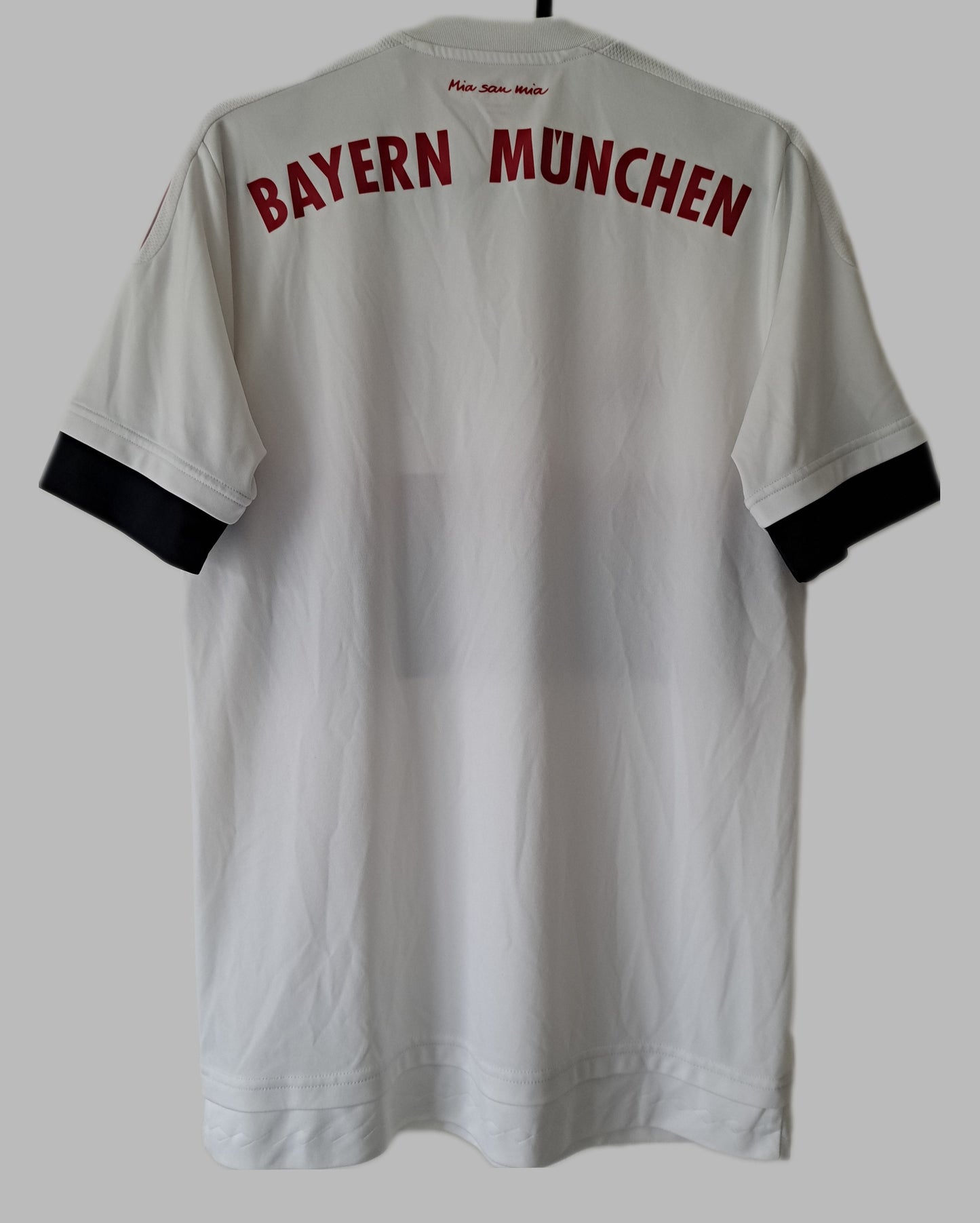 Bayern München 2015-16 Away Shirt